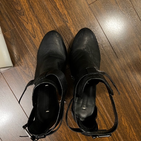 COPY - BCBG heels - Picture 6 of 7